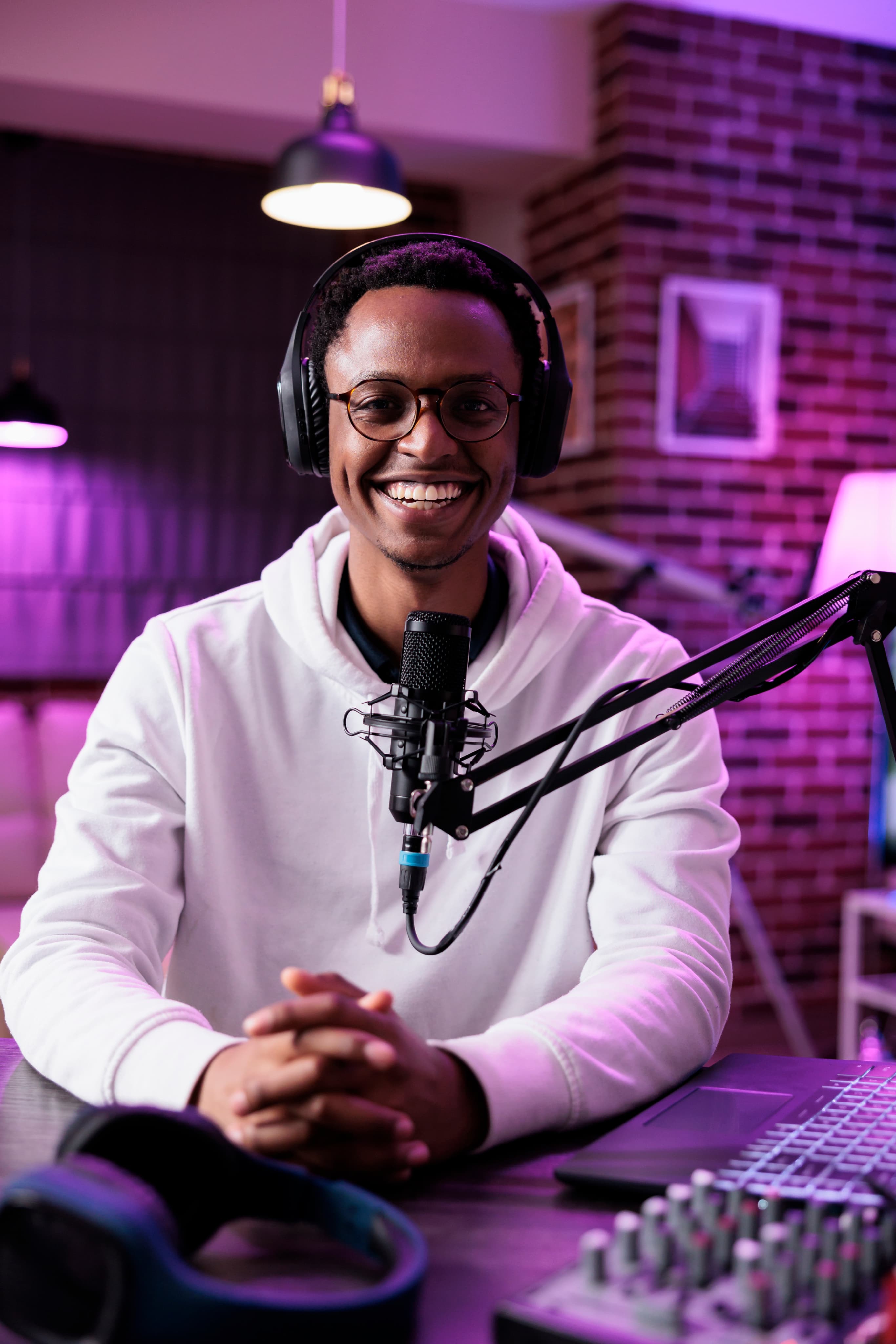 Podcaster in Studio Setup